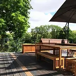 Charmantes Haus Im Gruenen Mit Terrasse Und Carport